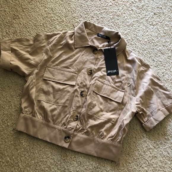 ❌sold❌nasty gal Jump in the Car-go Cropped Shirt - Picture 2 of 8